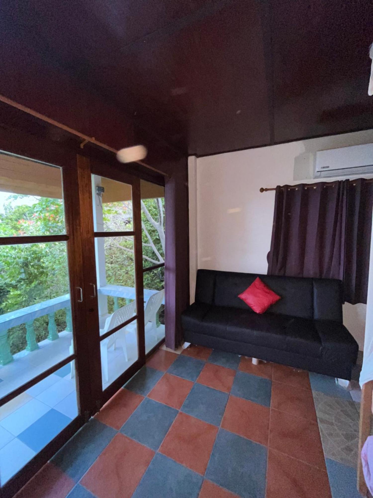 Tao Thong 1 * Ko Tao